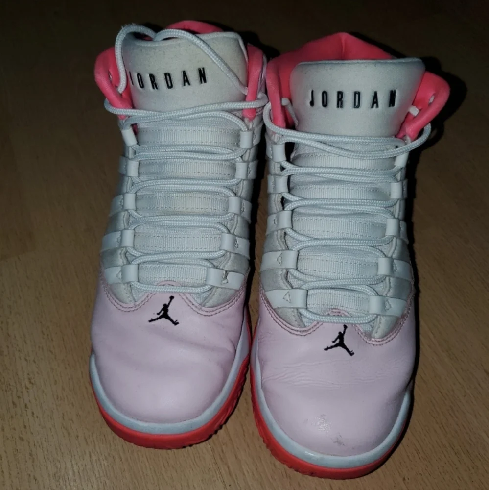 Jordan Max aura pink sneaker - Picture 2 of 7